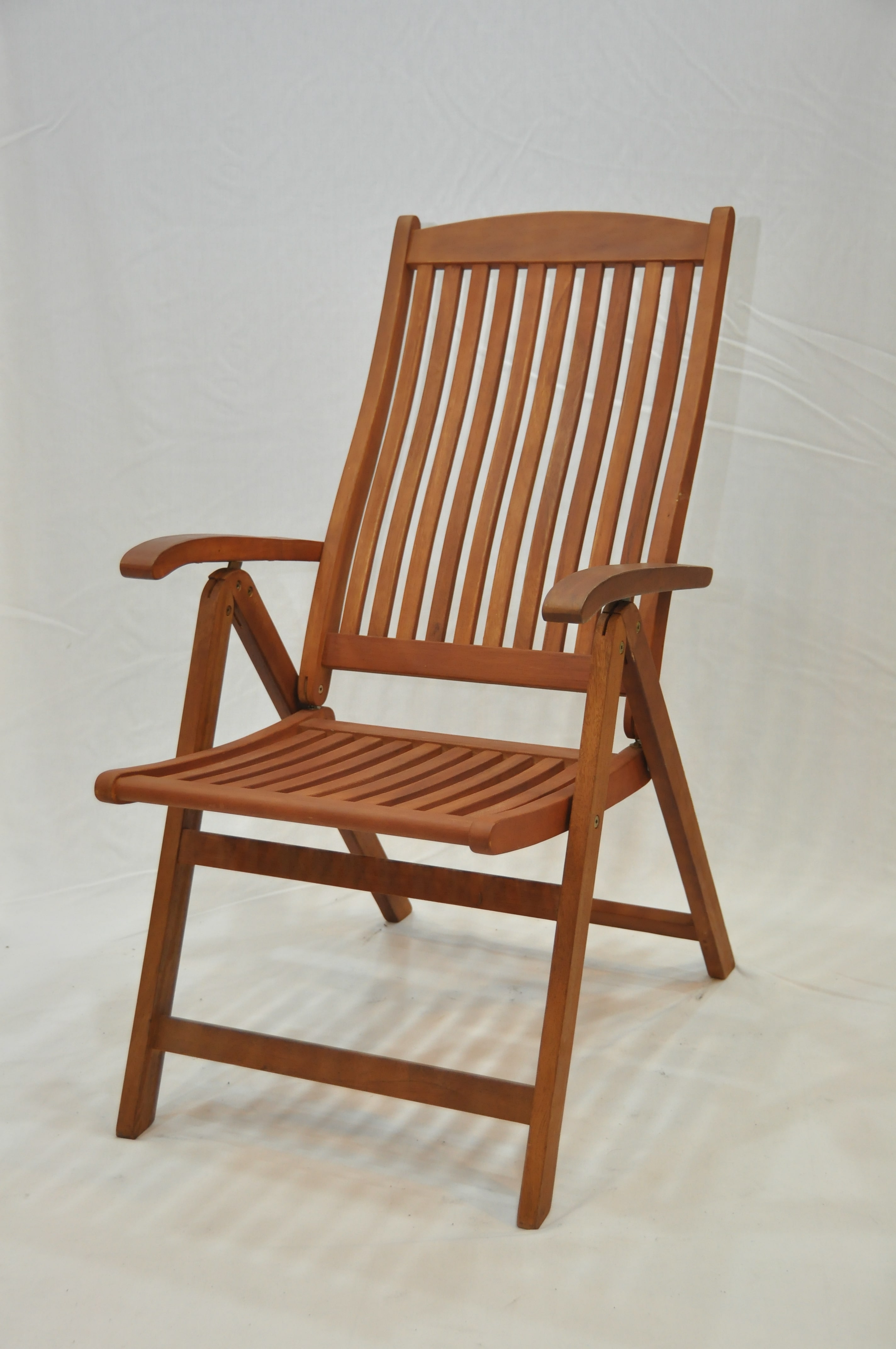 TC-03    硬木扶手椅
